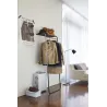 Porte-manteau tour inclinée avec étagère