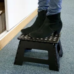 Marche pied pliable compact