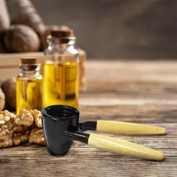 Casse noix et ouvre bouteille 2 en 1