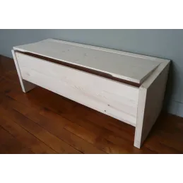 Coffre de rangement en bois brut