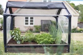 Carré potager avec serre