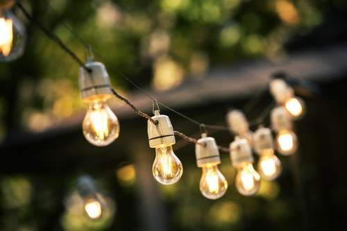 eclairage-jardin-guirlande-exterieure-ampoules-led