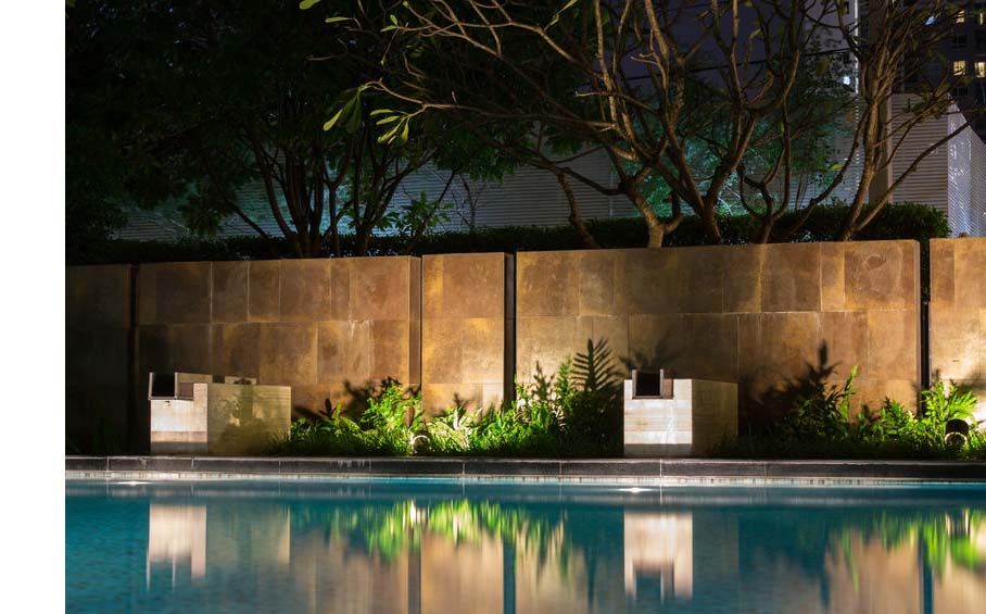 eclairage-terrasse-bois-projecteur-piscine