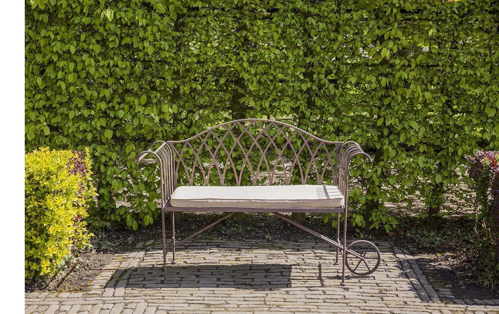 meuble-exterieur-banc-de-jardin-en-metal