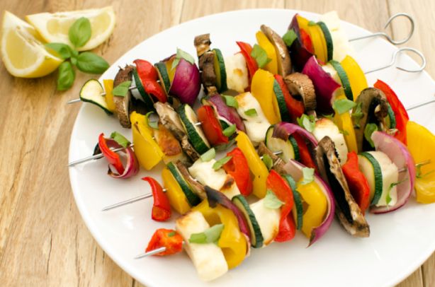 Brochettes de légumes à la plancha rapide : découvrez les recettes de  cuisine de Femme Actuelle Le MAG