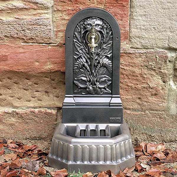 Fontaine murale extérieure pour jardin, terrasse et piscine Fontaine murale extérieure pour jardin, terrasse et piscine
