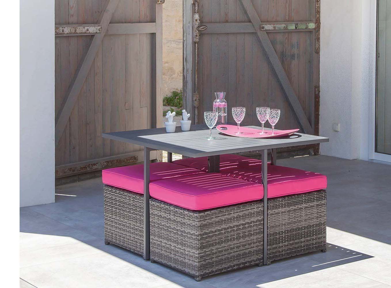 salon-de-jardin-moderne-resine-et-metal-encastrable