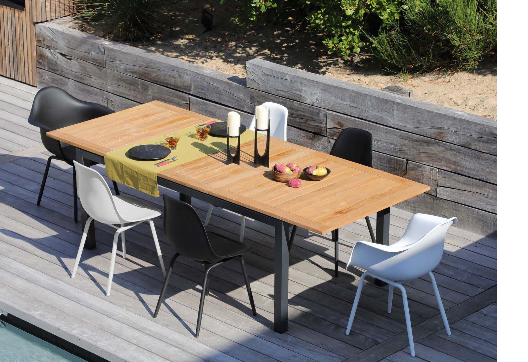 Grande table de jardin : sur quels critères choisir ? - Jardindeco