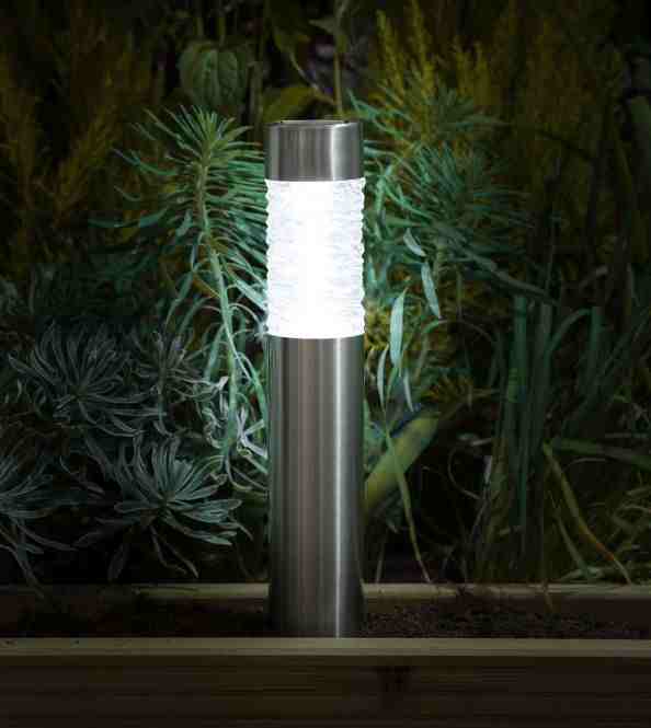 luminaire-de-jardin-borne-electrique-design