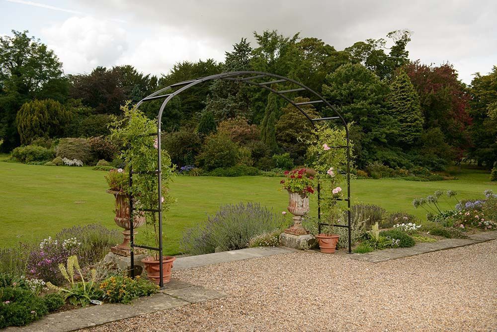 Arche de jardin : structurez votre aménagement extérieur - Jardindeco