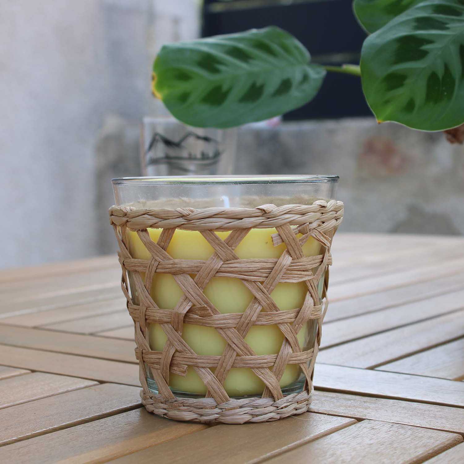 Bougie à la citronnelle pot décoratif en rotin — free download