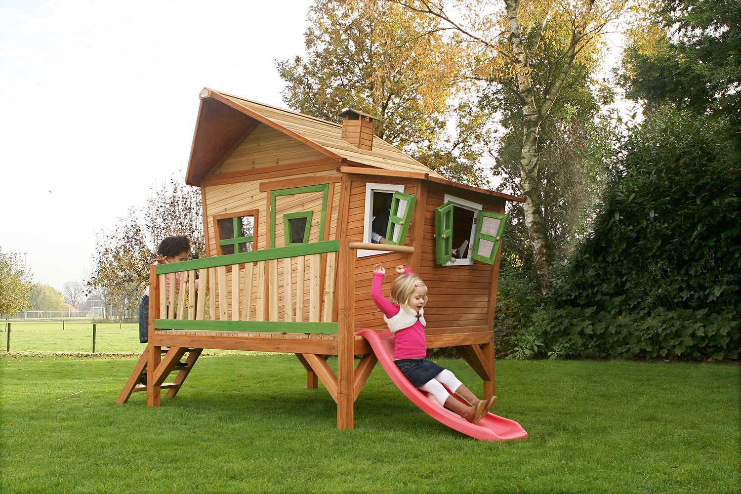 Cabane de jardin sur pilotis pour enfant emma