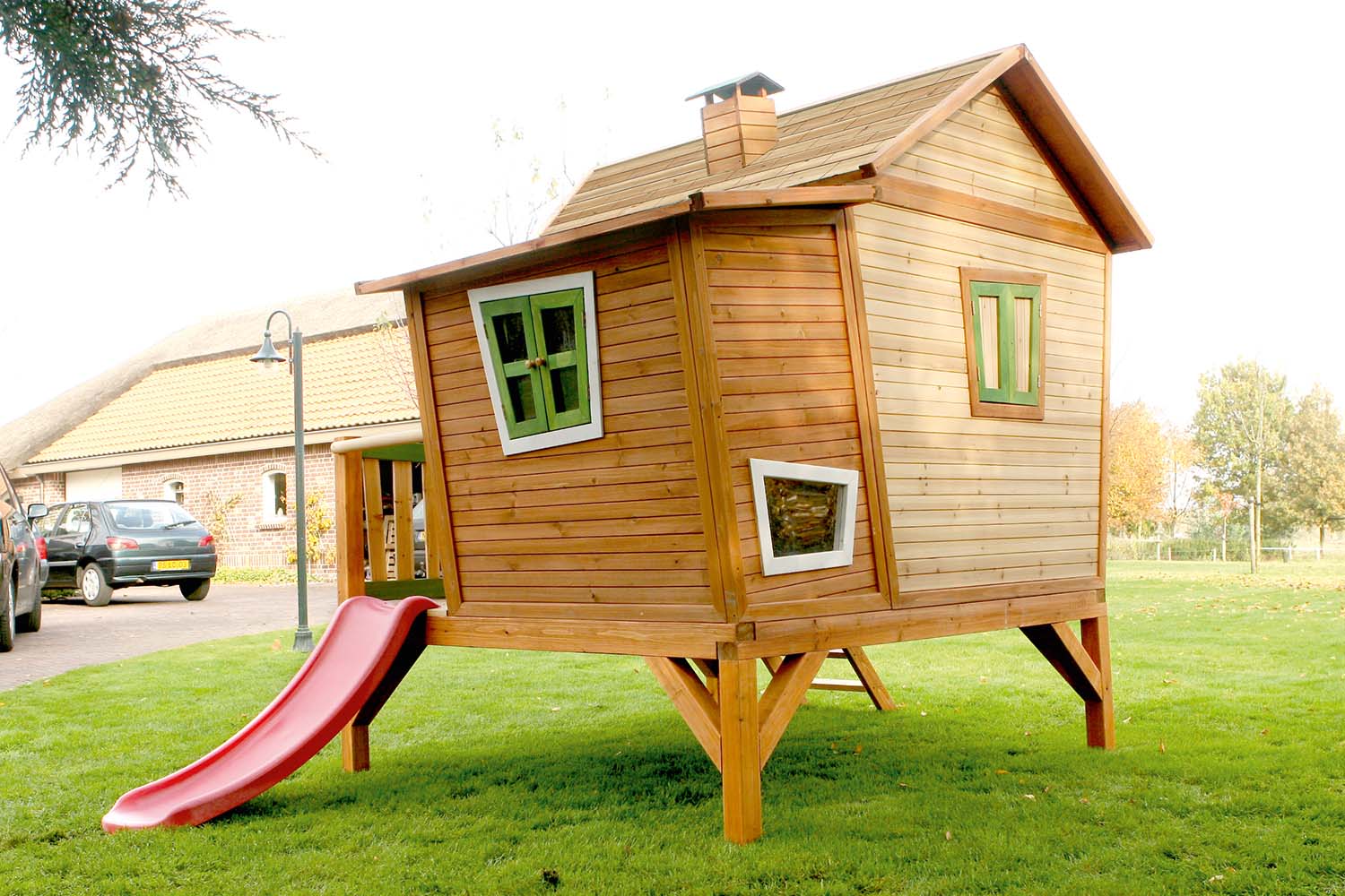 Cabane de jardin sur pilotis pour enfant emma