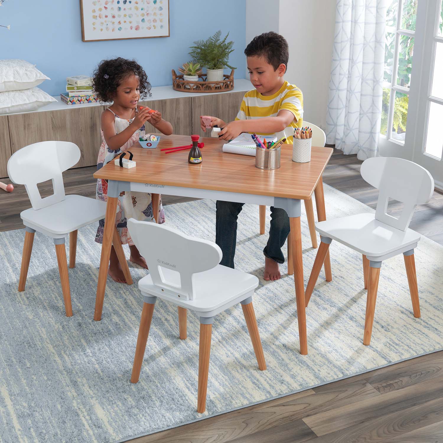 Ensemble table et 4 chaises rétro pour enfants et toutpetits