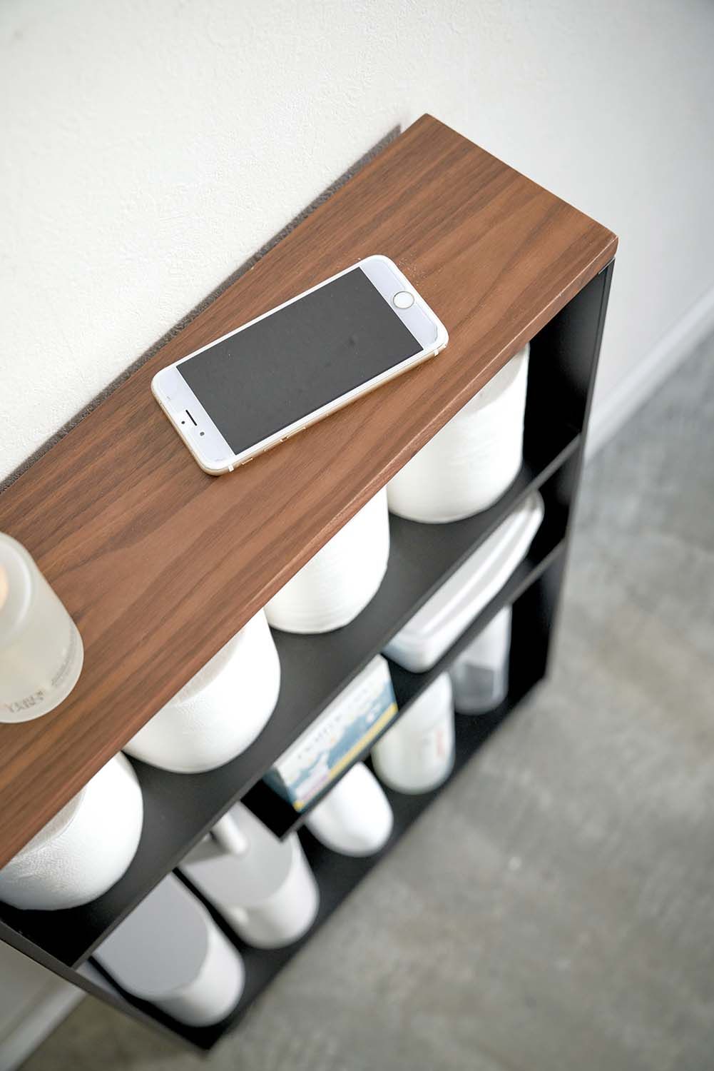 Etagère de toilette sur roulettes métal et bois slim (noir)