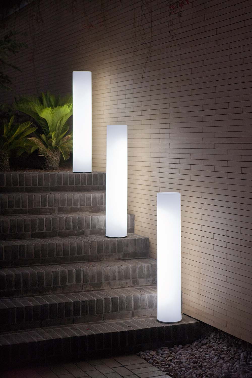 Luminaire extérieur : sélection d'éclairages pour illuminer son jardin   Luminaire exterieur mural, Luminaire exterieur, Eclairage exterieur terrasse