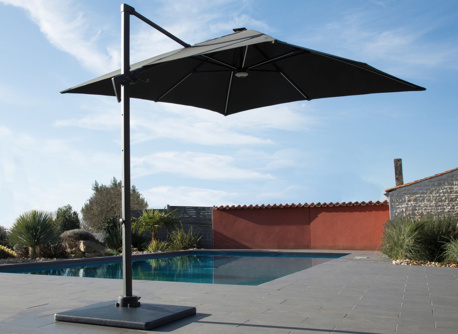 parasol-rectangulaire-inclinable-gris