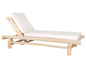 Bain de soleil en teck