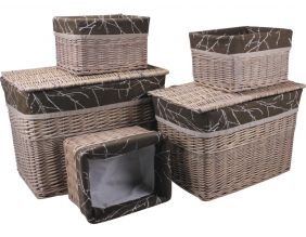 2 malles + 3 corbeilles en osier teinté (Lot de 5)
