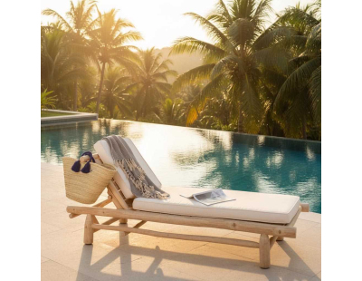 Bain de soleil en teck