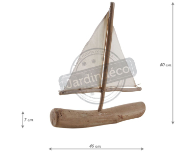 Bateau en bois flotté