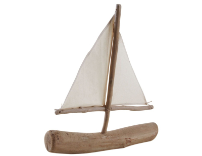 Bateau en bois flotté