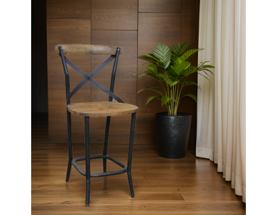 Chaise en métal vieilli et bois ciré