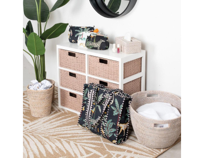 Corbeille à linge en rotin tressé patiné blanc