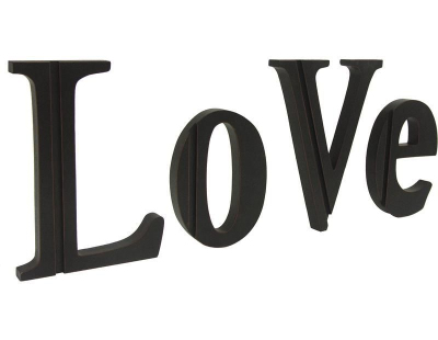 Décoration murale 4 lettres Love