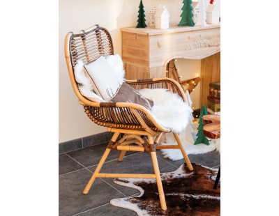 Fauteuil en rotin croco avec coussin Bontang