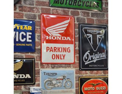 Plaque décorative en métal en relief 30 x 20 cm (Moto Guzzi - Logo)