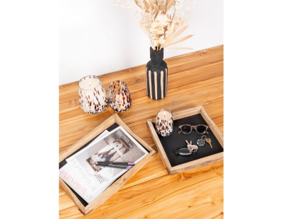 Plateau avec bords en chêne, fond médium. (Grand)