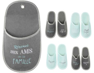 Porte chaussons invités avec 4 paires de chaussons Family