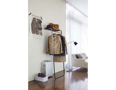 Porte-manteau tour inclinée avec étagère (Noir)
