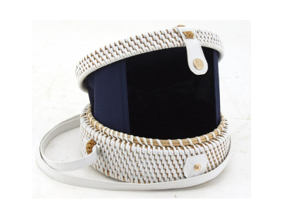 Sac rond en rotin piqué