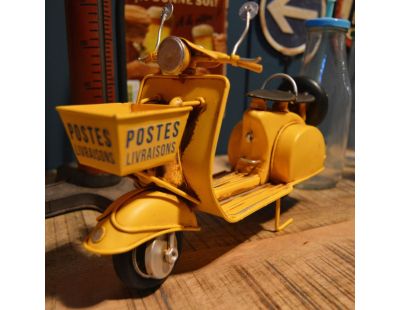 Scooter décoratif en métal Livraisons