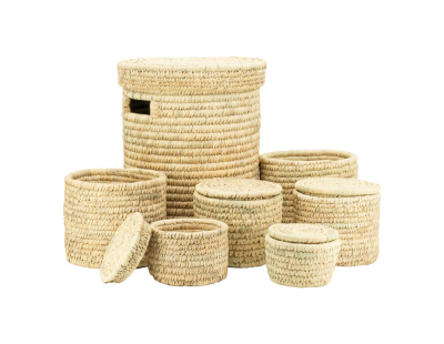 Ensemble panier à linge en jonc naturel avec couvercle et corbeilles assorties