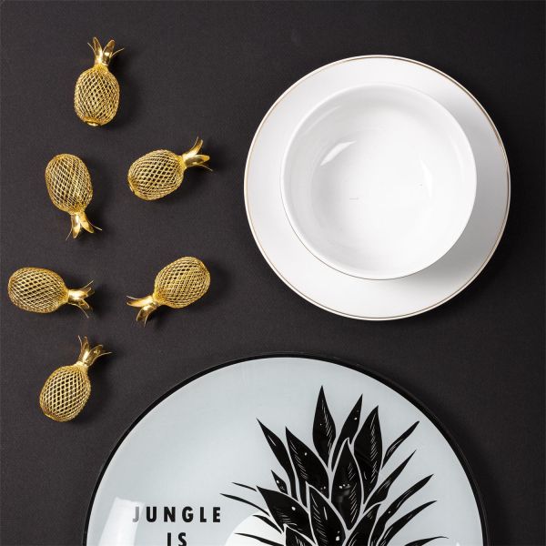 Assiette en porcelaine avec liseré doré - 10