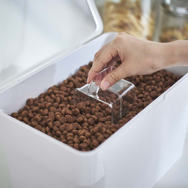 Boite à croquettes en plastique avec verre doseur pet (blanc)