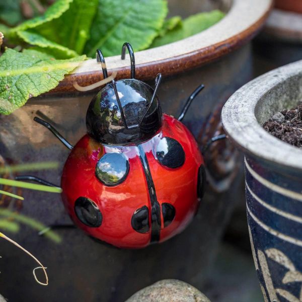Coccinelle décorative en métal - FOUNTASIA