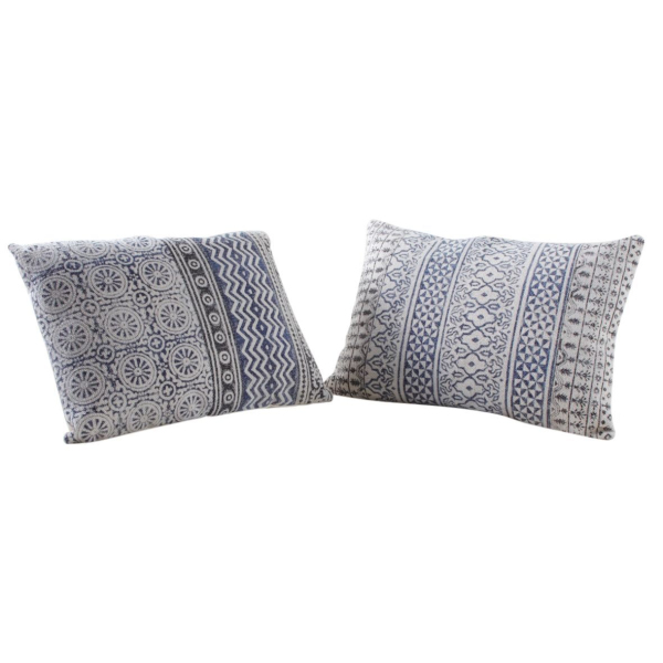 Coussin bleu et blanc en coton