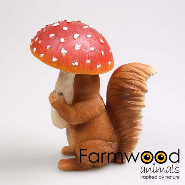Ecureuil en résine avec champignon 15 x 11 x 21 cm - Farmwood animals