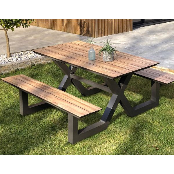 Ensemble table de jardin avec bancs en aluminium et HPL effet bois Vancouver