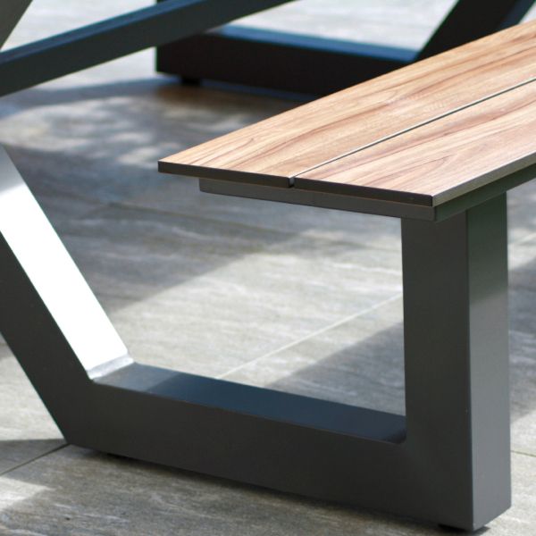 Ensemble table de jardin avec bancs en aluminium et HPL effet bois Vancouver - 1689