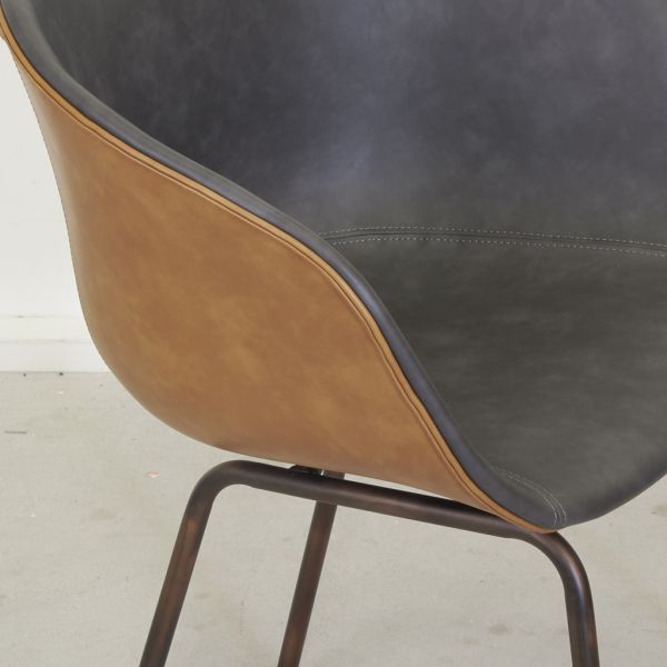 Fauteuil en polyuréthane camel et gris - AUBRY GASPARD