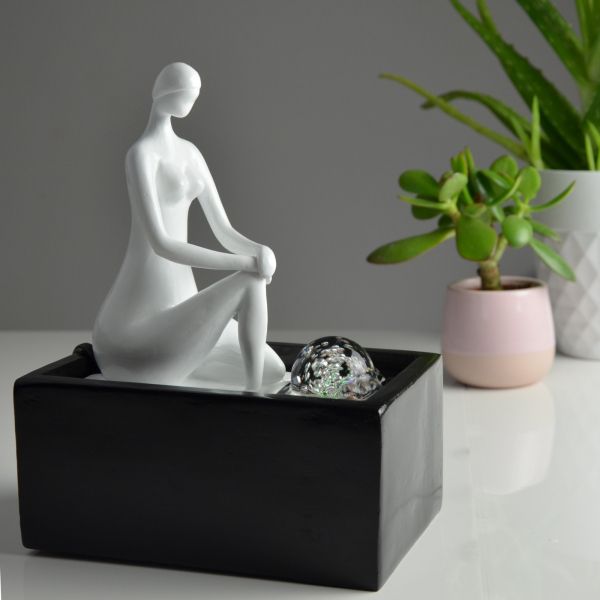 Fontaine d'intérieur statuette femme Anna - 43,90