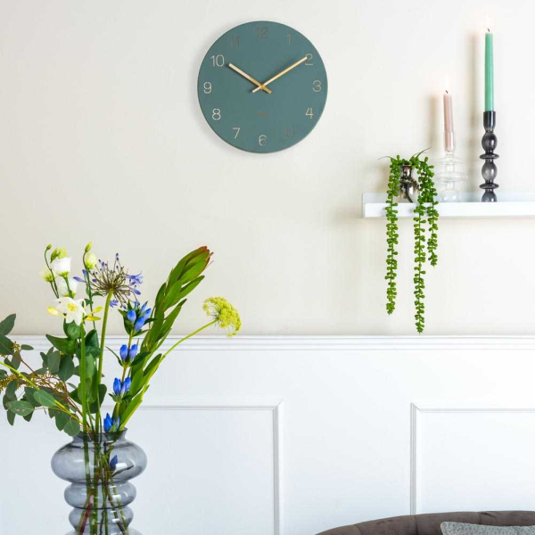 Horloge murale en métal Charm - KARLSSON