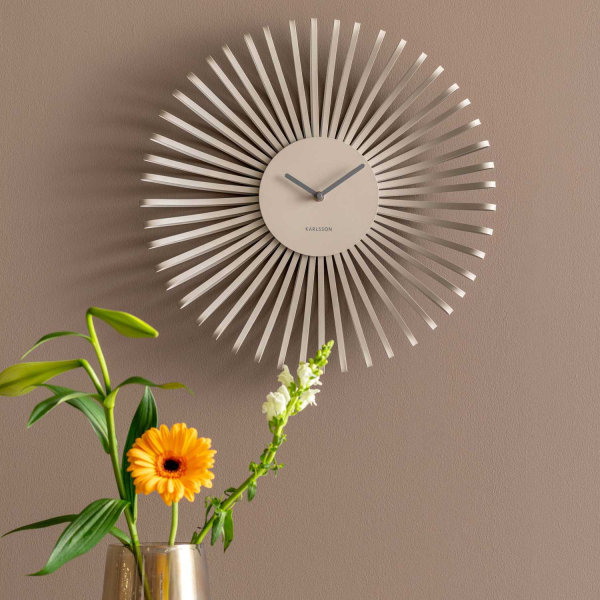 Horloge murale en métal Polo - KARLSSON