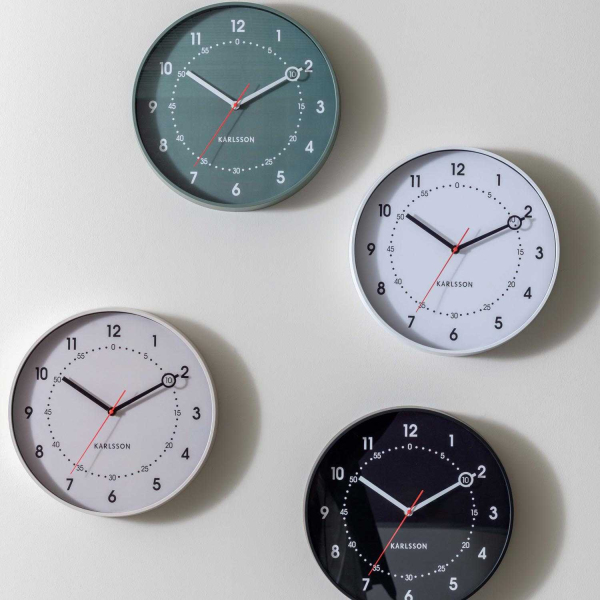 Horloge murale en résine Fresco - KARLSSON