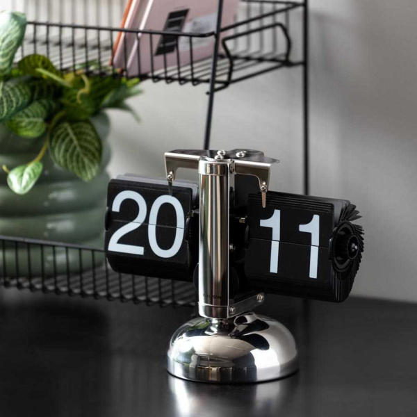 Horloge à poser Small Flip - KARLSSON